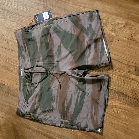 Roark Other - NWT Roark "Layover Trail" Hybrid Shorts Camo Color size 36